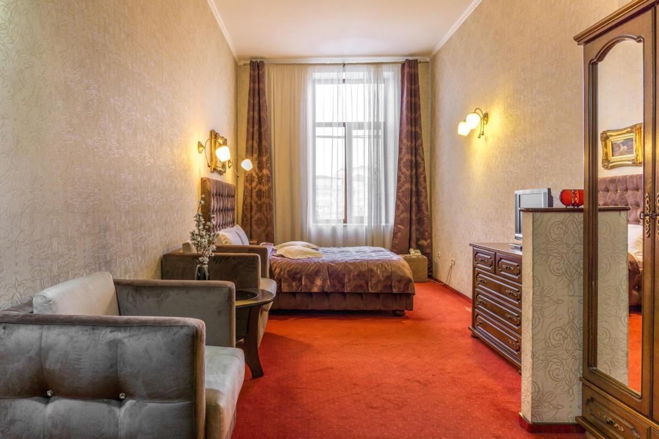 Hotel Ferdinand Haţeg Eksteriør bilde