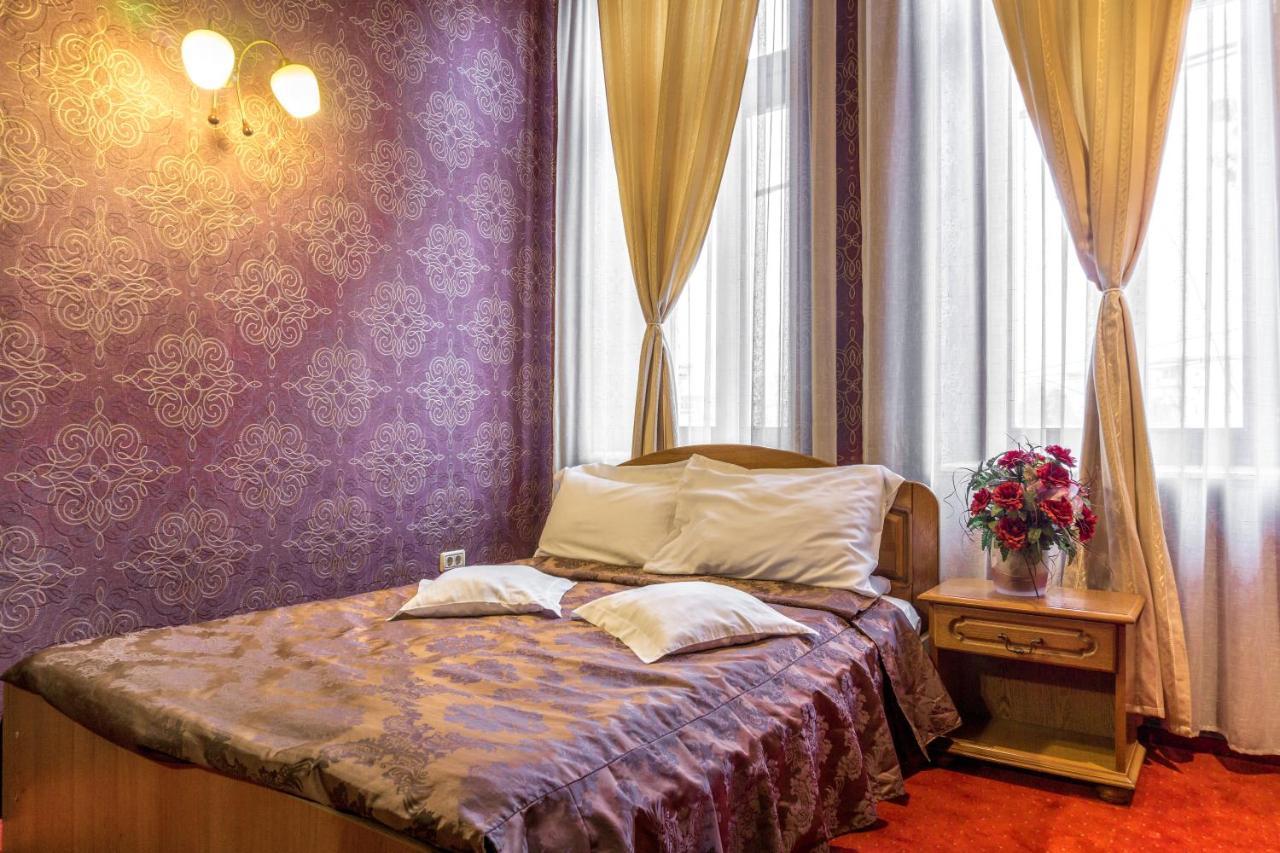 Hotel Ferdinand Haţeg Eksteriør bilde