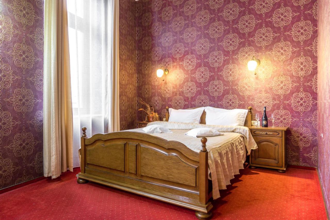 Hotel Ferdinand Haţeg Eksteriør bilde