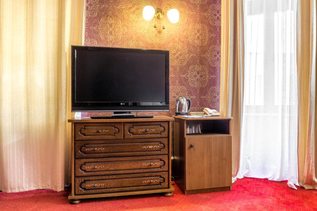 Hotel Ferdinand Haţeg Eksteriør bilde